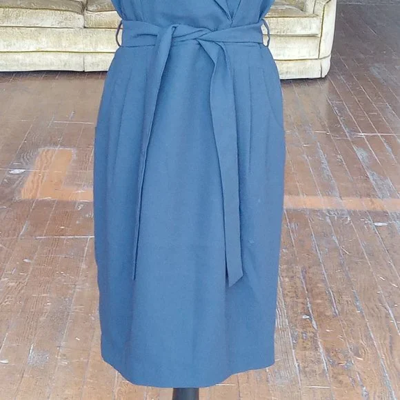 Elegant Navy Sleeveless Wrap Dress - Picture 10 of 12